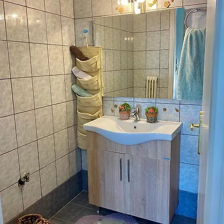 Apartment Top8 View *